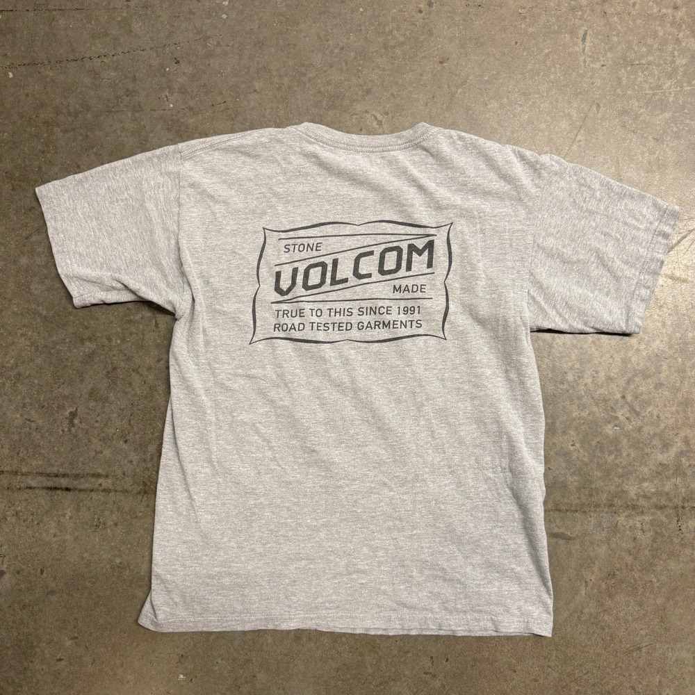 Volcomโ Stone Made Graphic T-Shirt Mens Medium Gray Road Tested Short Sleeve Tee
